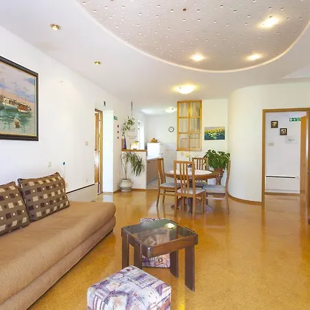 Kumpar Apartment Makarska