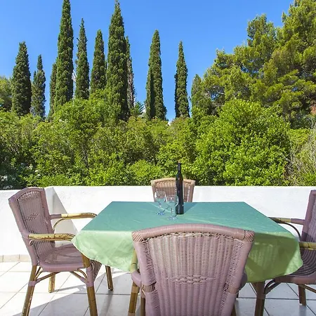 Kumpar アパート *